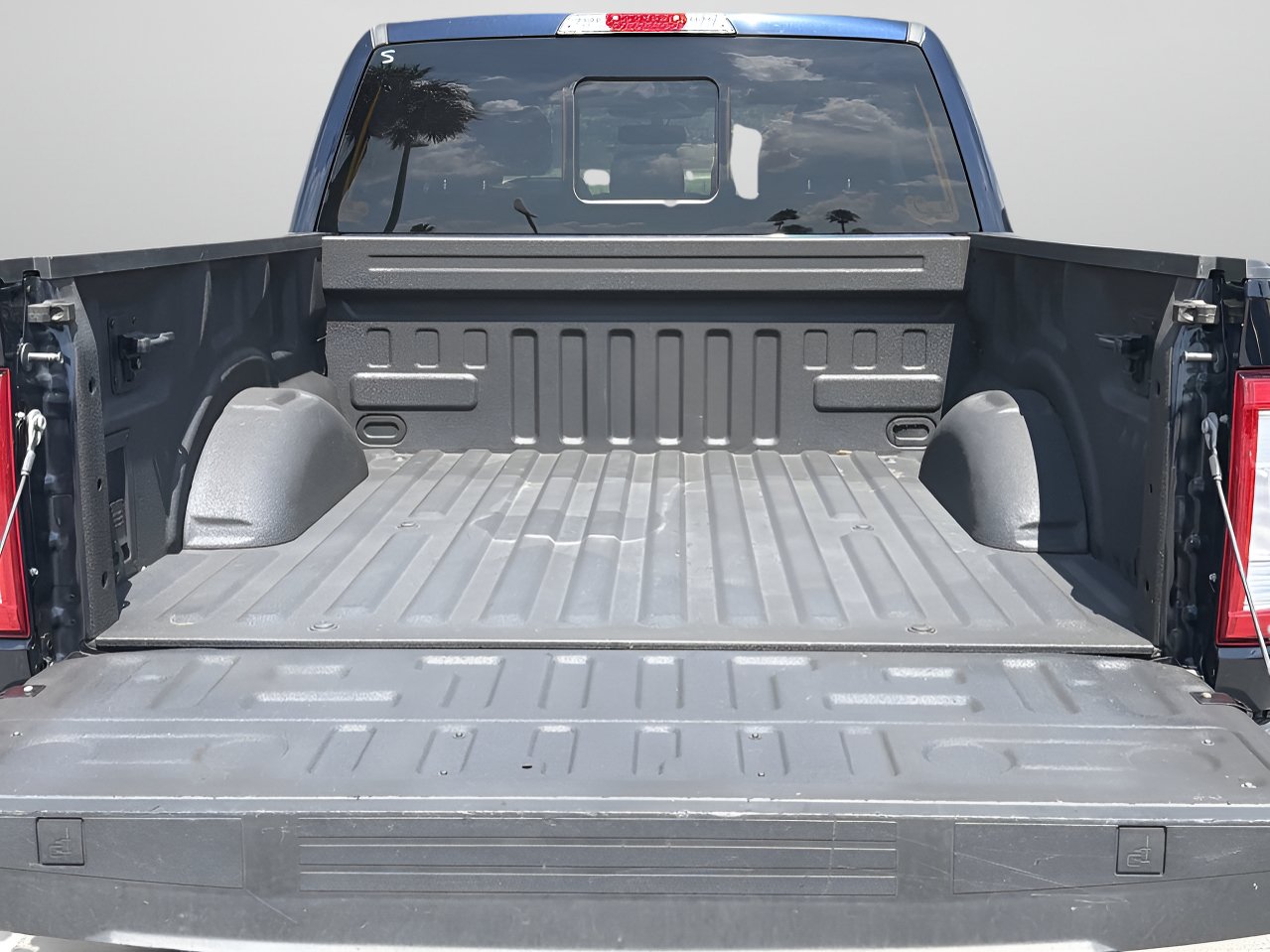 Certified 2023 Ford F150 Lariat w/ FX4 Off-Road Package AWD/4WD image 6