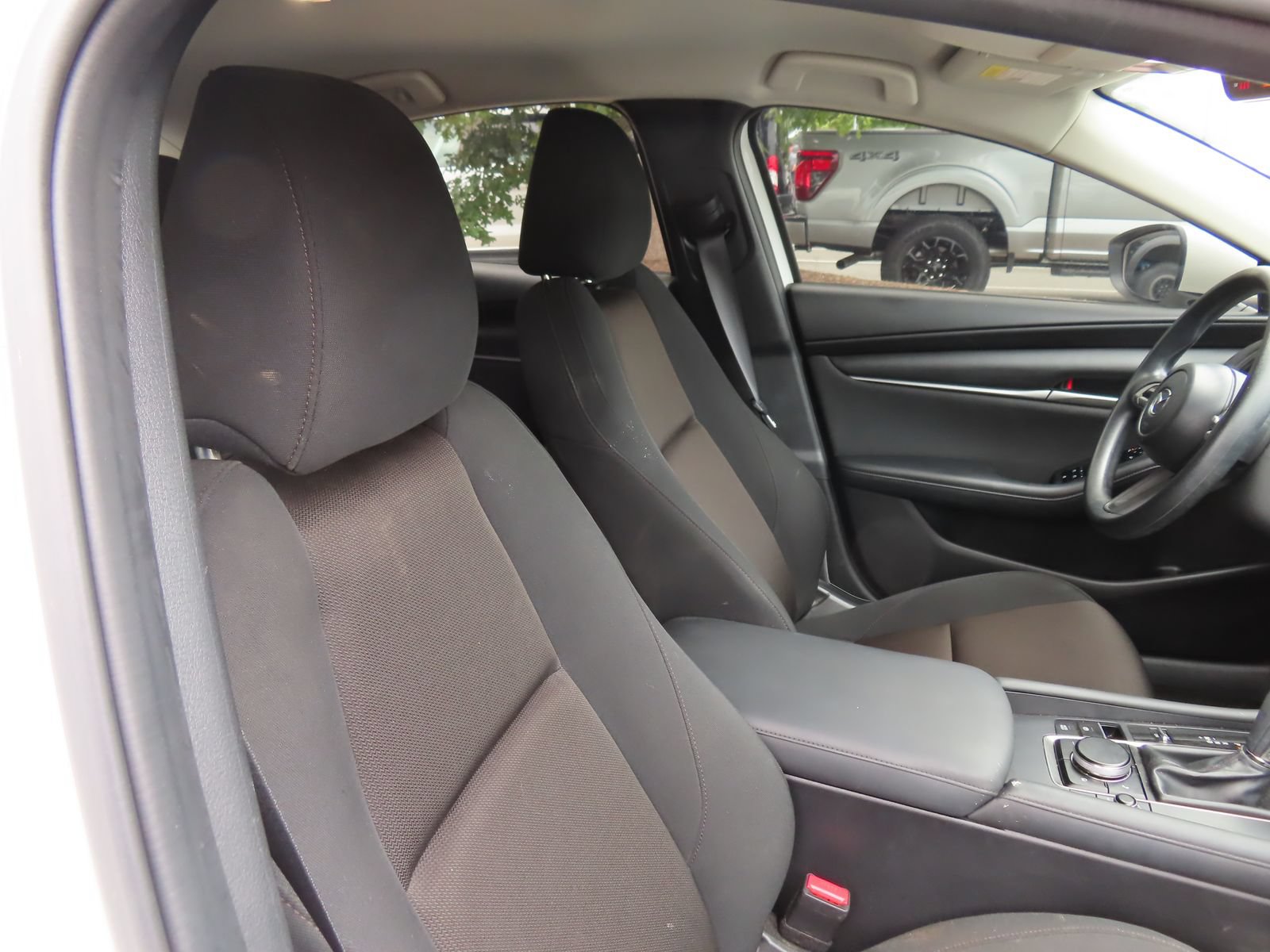 Used 2020 MAZDA MAZDA3 Sedan FWD image 21