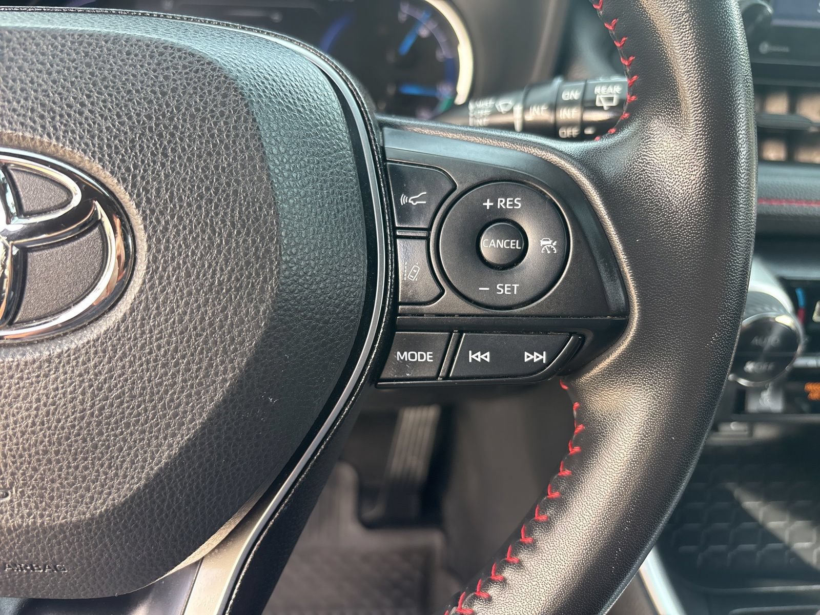 Used 2022 Toyota RAV4 SE AWD/4WD image 19