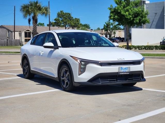 Used 2025 Kia K4 FWD image 3