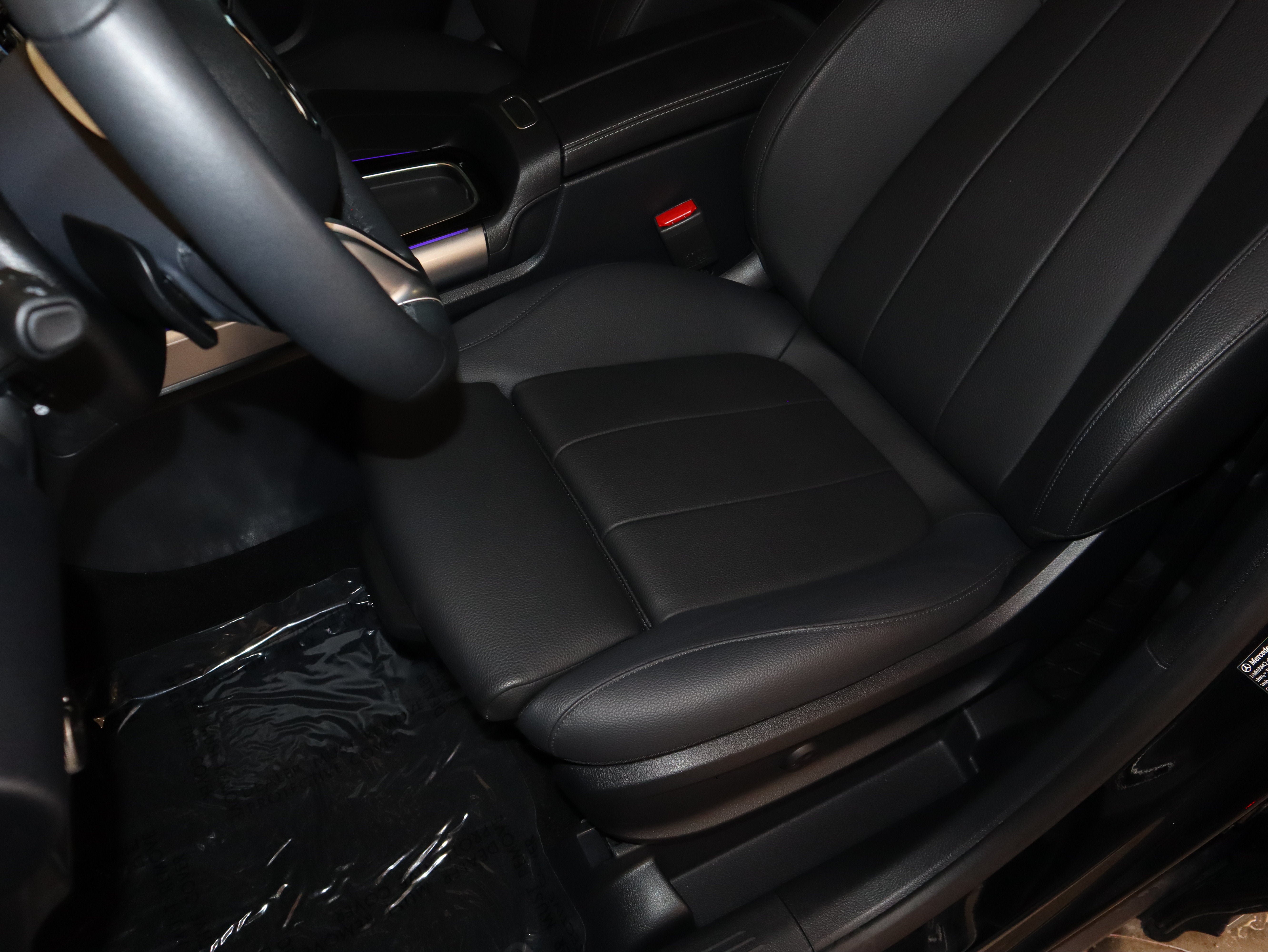 Used 2026 Mercedes-Benz GLB 250 image 33