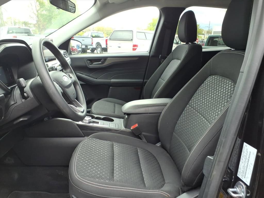 Certified 2025 Ford Escape Active AWD/4WD image 18