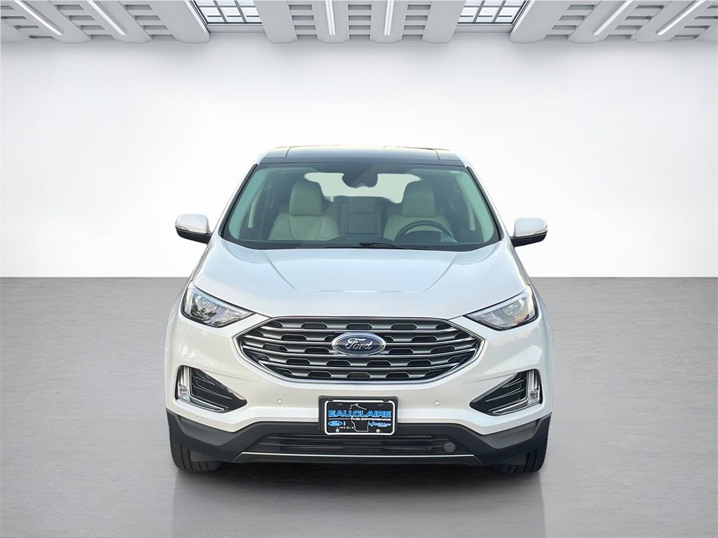 Certified 2022 Ford Edge Titanium w/ Class II Trailer Tow Package image 8