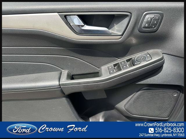 Certified 2022 Ford Escape SEL w/ Technology Package AWD/4WD image 16
