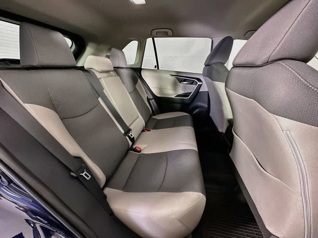 Used 2025 Toyota RAV4 XLE FWD image 30