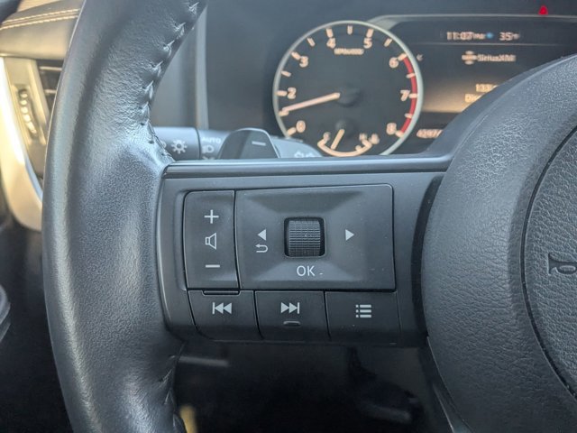 Used 2024 Nissan Rogue SV w/ SV Premium Package image 17