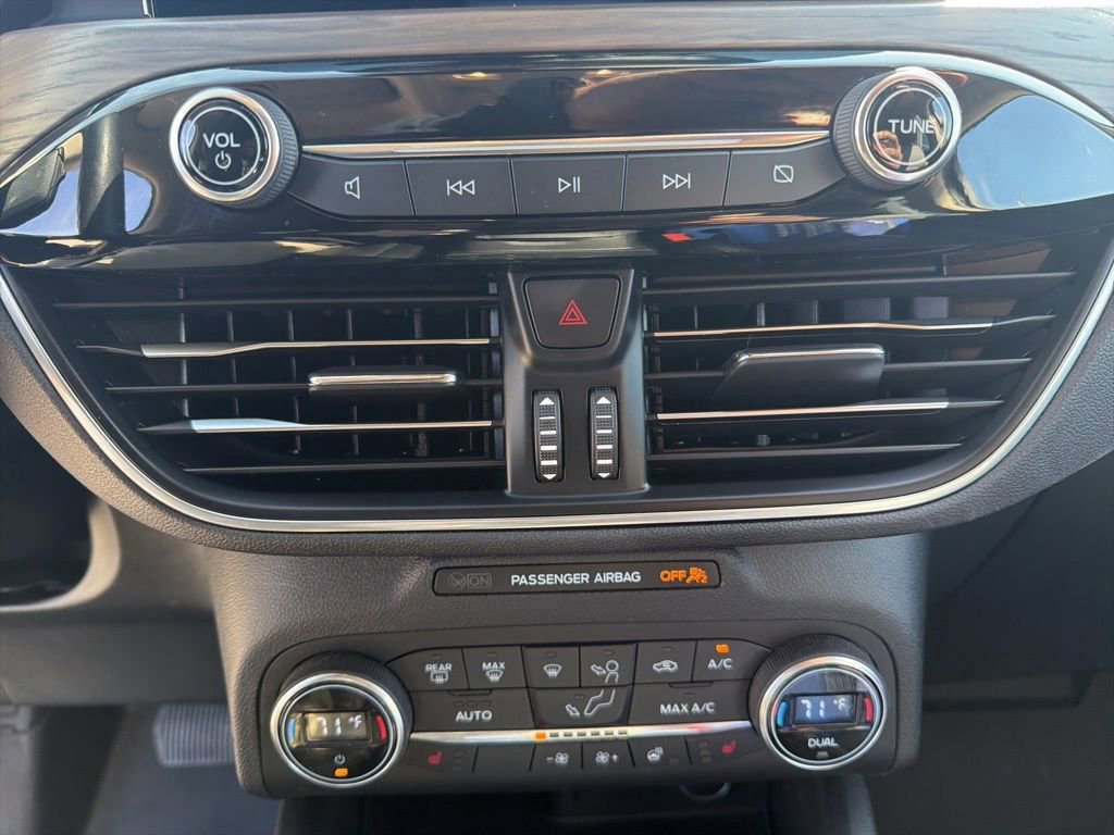 Certified 2020 Ford Escape Titanium AWD/4WD image 29