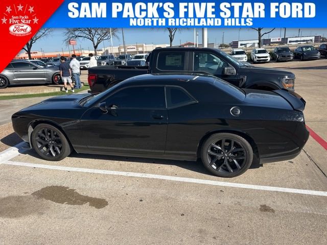 Used 2020 Dodge Challenger R/T w/ Blacktop Package image 10