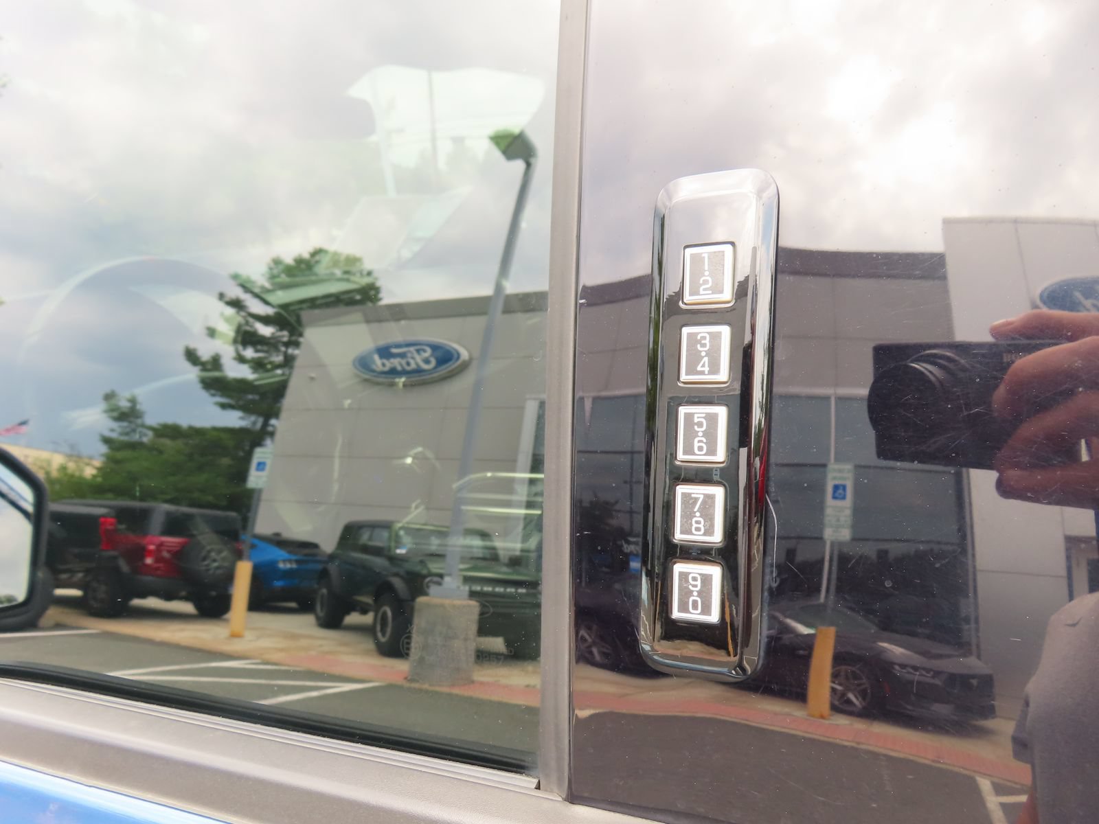 Certified 2019 Ford F150 Raptor w/ Equipment Group 802A Luxury AWD/4WD image 12