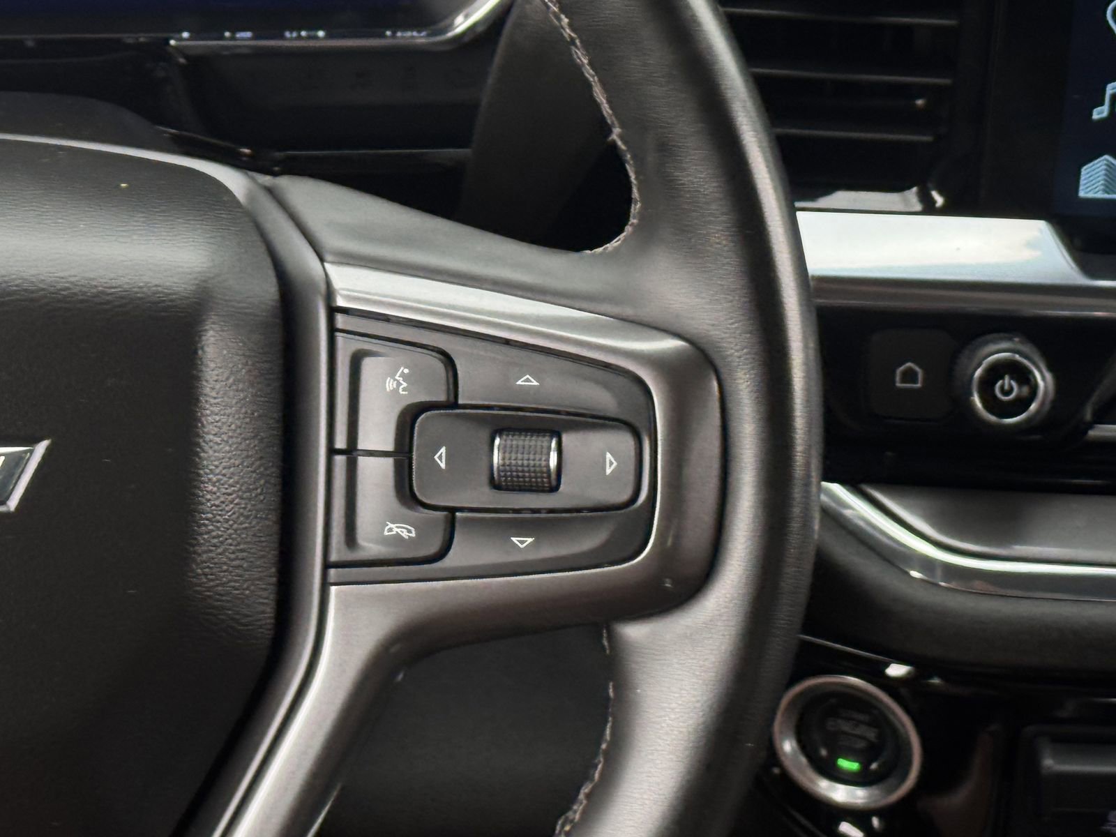 Used 2024 Chevrolet Silverado 3500 High Country w/ Technology Package image 18