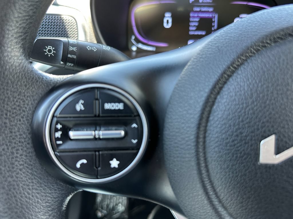 Used 2024 Kia Soul LX w/ Option Group 015 FWD image 25