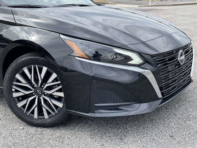 Used 2025 Nissan Altima 2.5 SV image 9