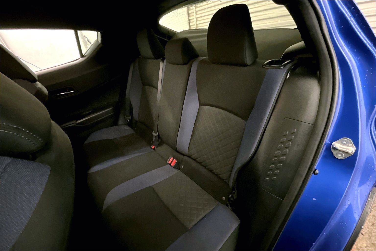 Used 2020 Toyota C-HR XLE image 25