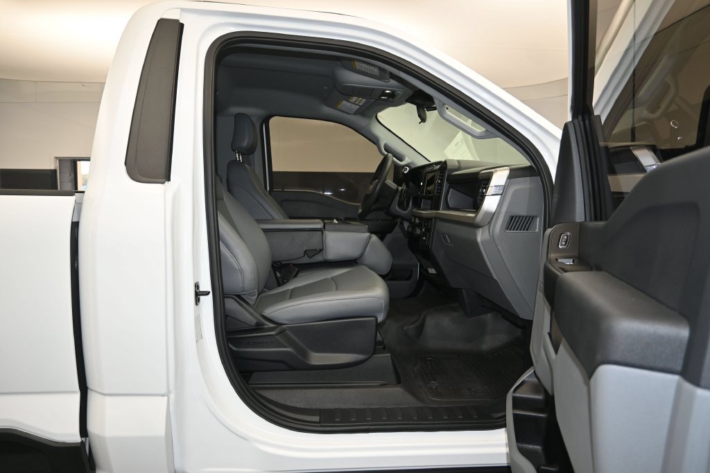 Certified 2025 Ford F250 XL w/ XL Driver Assist Package AWD/4WD image 23