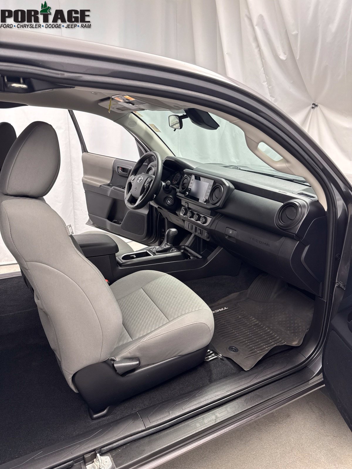 Used 2020 Toyota Tacoma SR5 AWD/4WD image 24