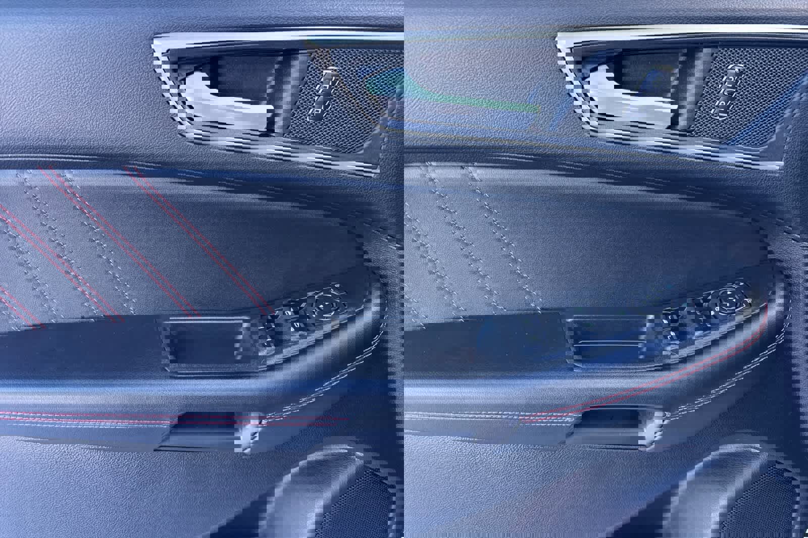 Certified 2021 Ford Edge ST-Line w/ Class II Trailer Tow Package image 12