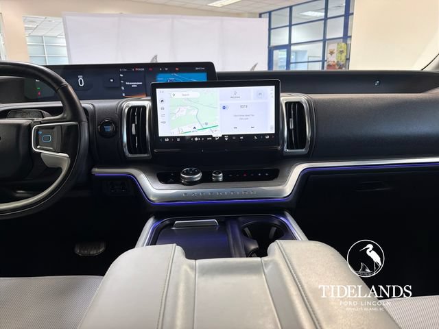 Certified 2025 Ford Expedition Platinum w/ Driver's Package AWD/4WD image 22