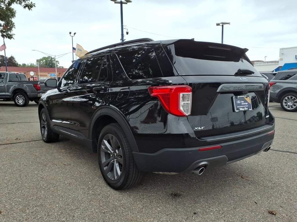 Certified 2023 Ford Explorer XLT w/ Equipment Group 202A AWD/4WD image 9