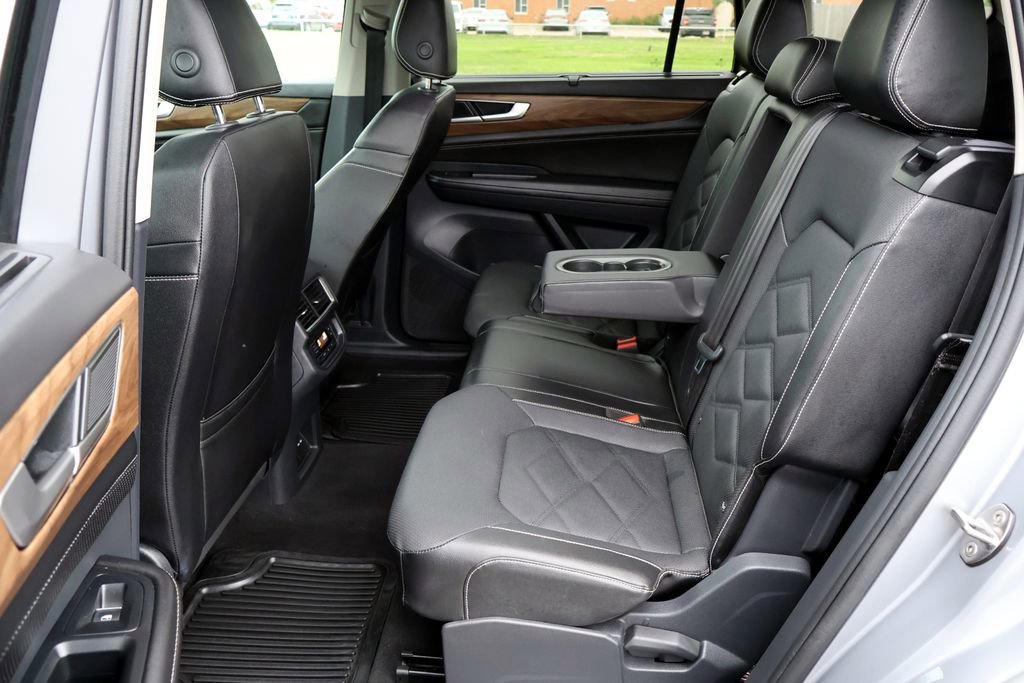 Used 2025 Volkswagen Atlas SE FWD image 26