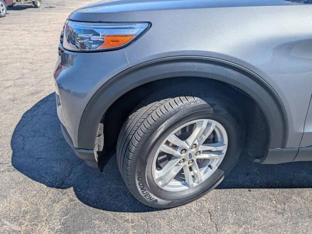 Certified 2023 Ford Explorer XLT w/ Equipment Group 202A AWD/4WD image 6