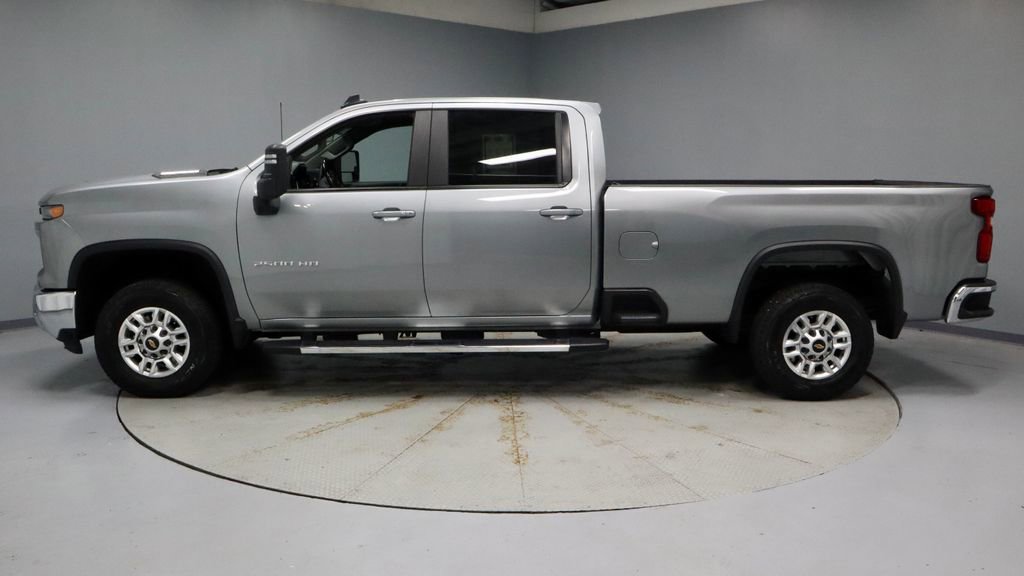 Used 2025 Chevrolet Silverado 2500 LT w/ Convenience Package AWD/4WD image 8