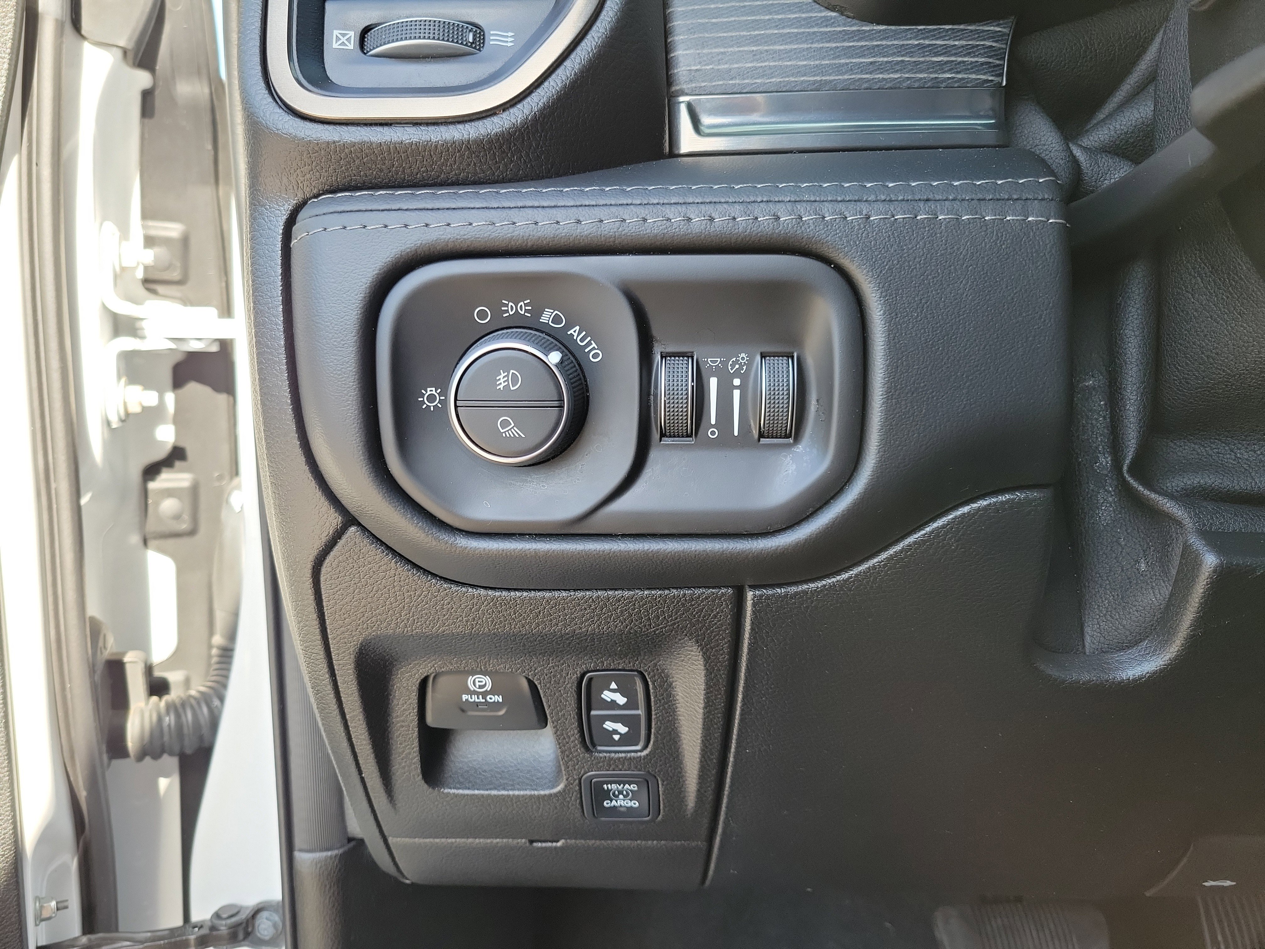 Used 2021 RAM 1500 Limited w/ Night Edition image 10