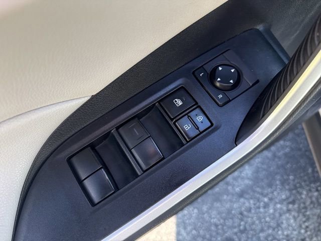 Used 2021 Toyota RAV4 XLE w/ Convenience Package AWD/4WD image 18