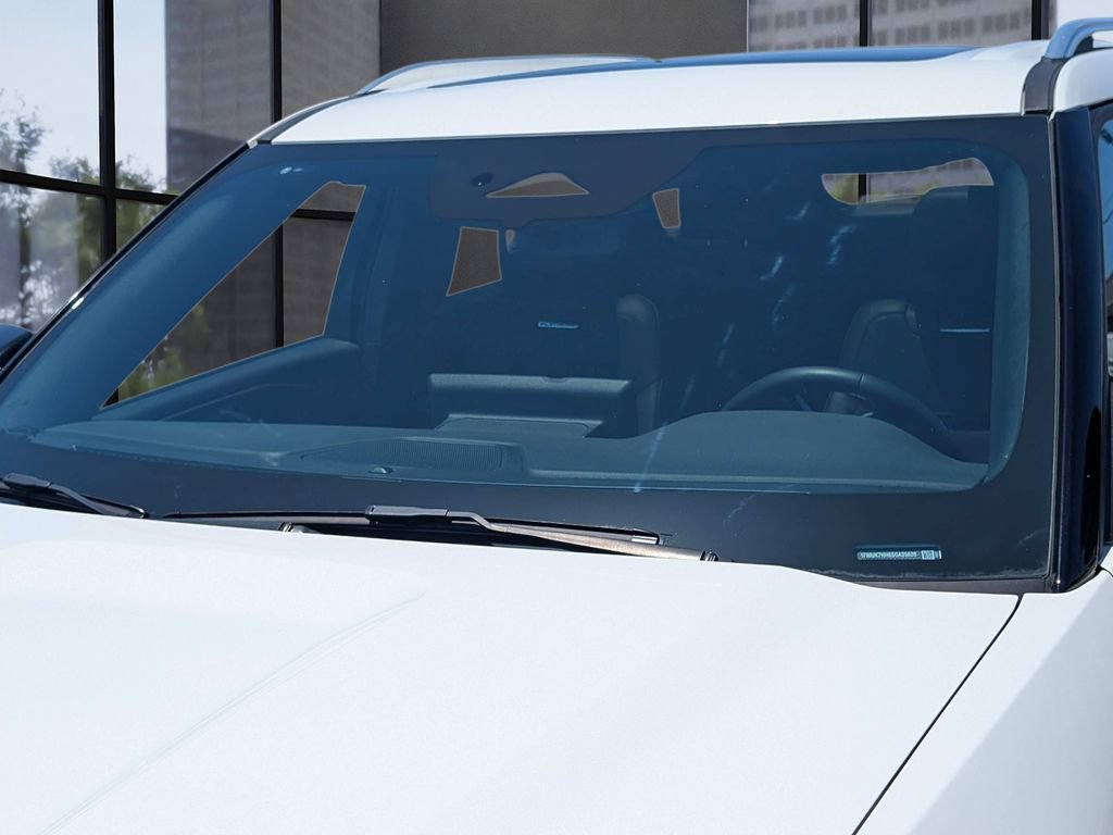Certified 2025 Ford Explorer Platinum RWD image 40
