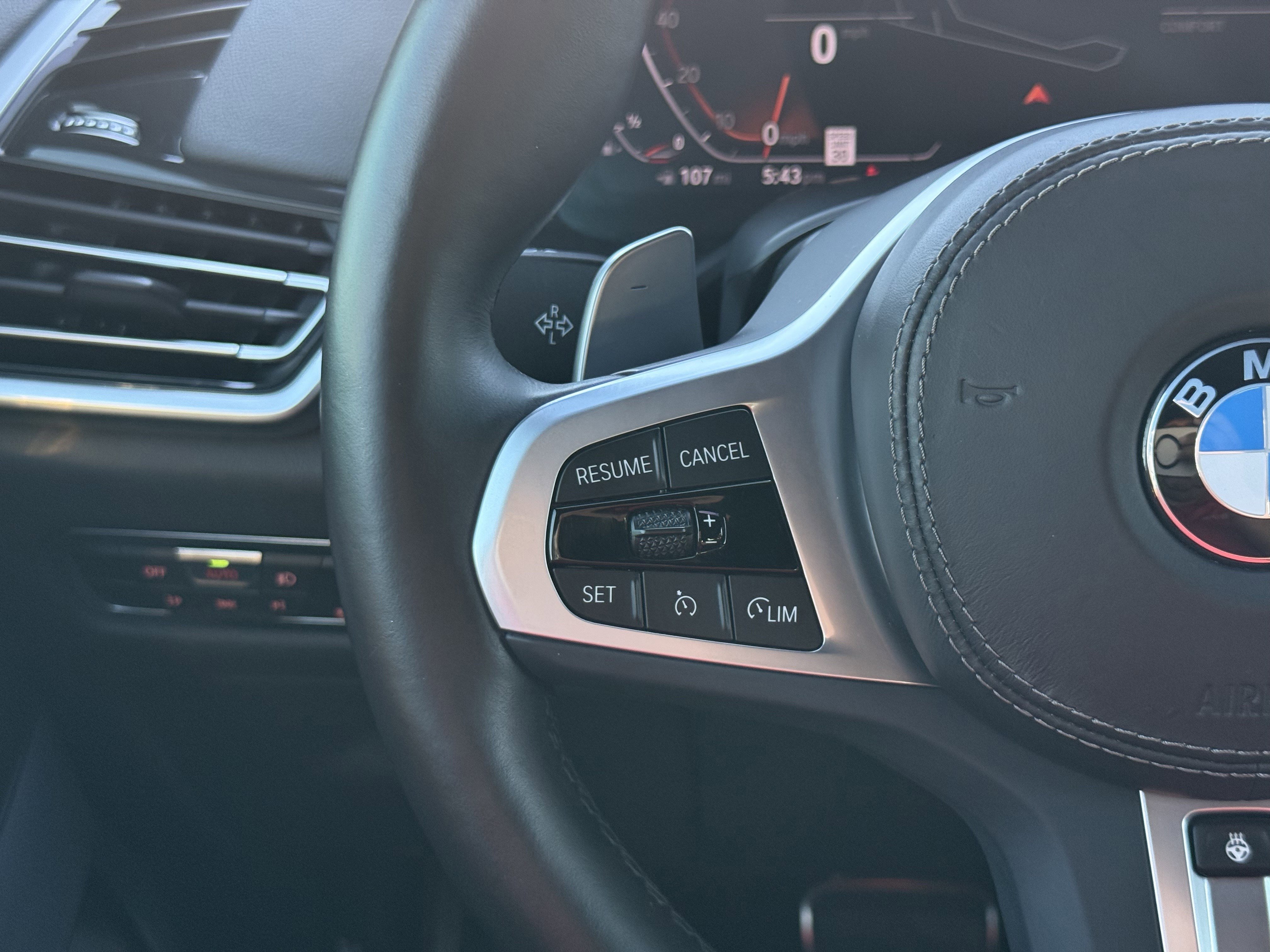 Used 2022 BMW X6 xDrive40i w/ M Sport Package image 24