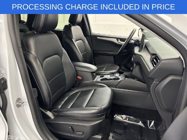 Certified 2025 Ford Escape Platinum AWD/4WD image 16