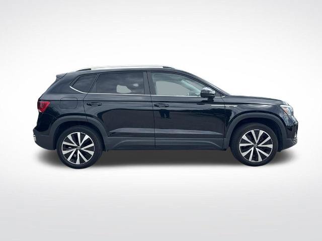 Used 2022 Volkswagen Taos SE FWD image 4