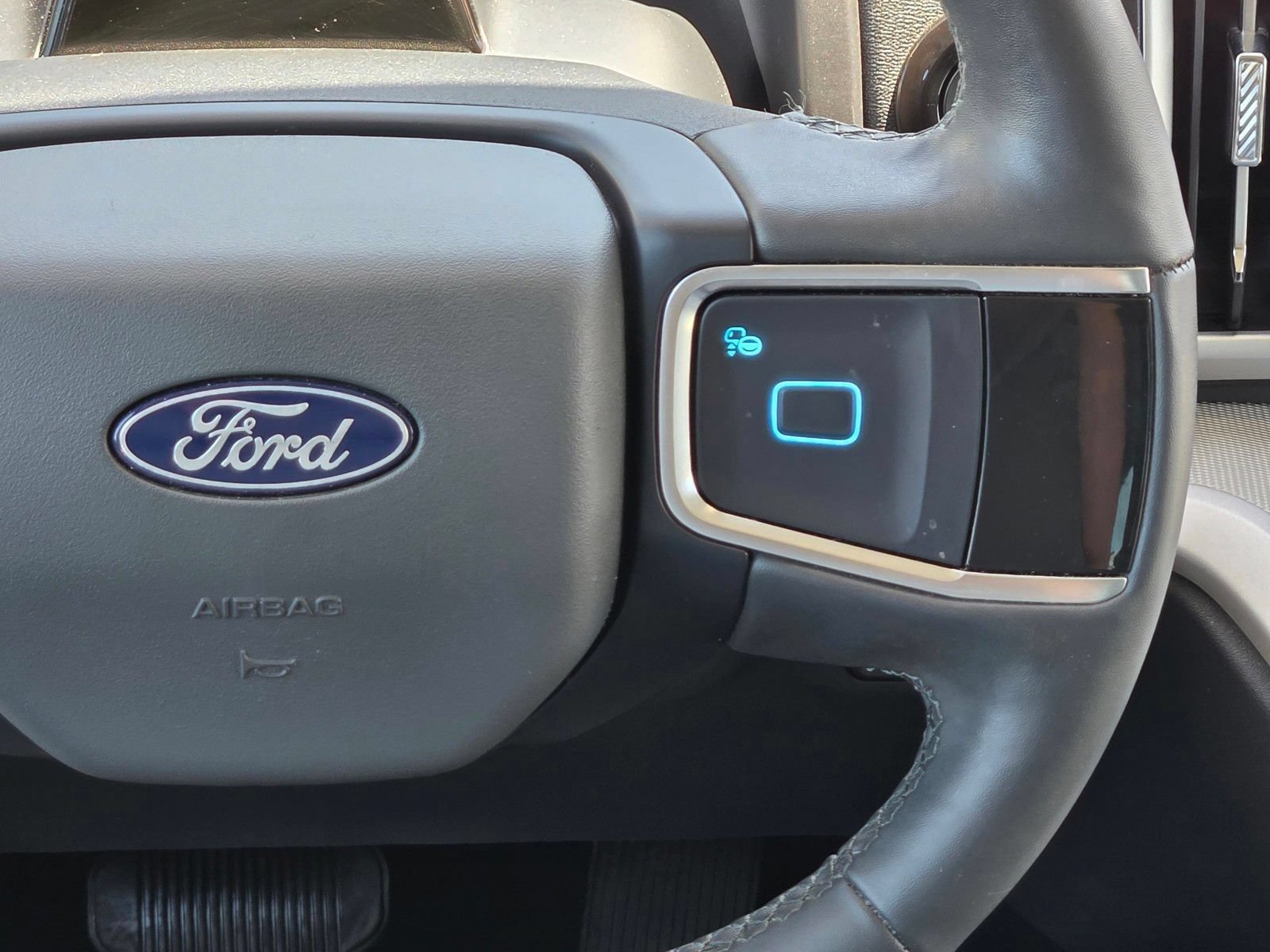 Certified 2025 Ford Expedition Active AWD/4WD image 17