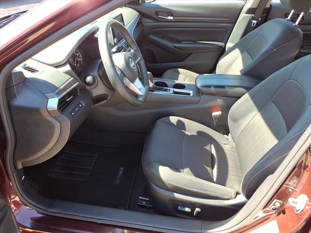 Used 2025 Nissan Altima 2.5 SV FWD image 5