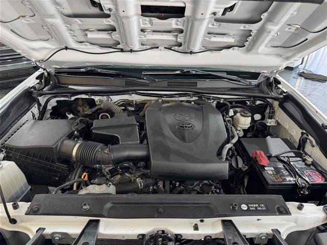 Used 2019 Toyota Tacoma TRD Sport AWD/4WD image 30