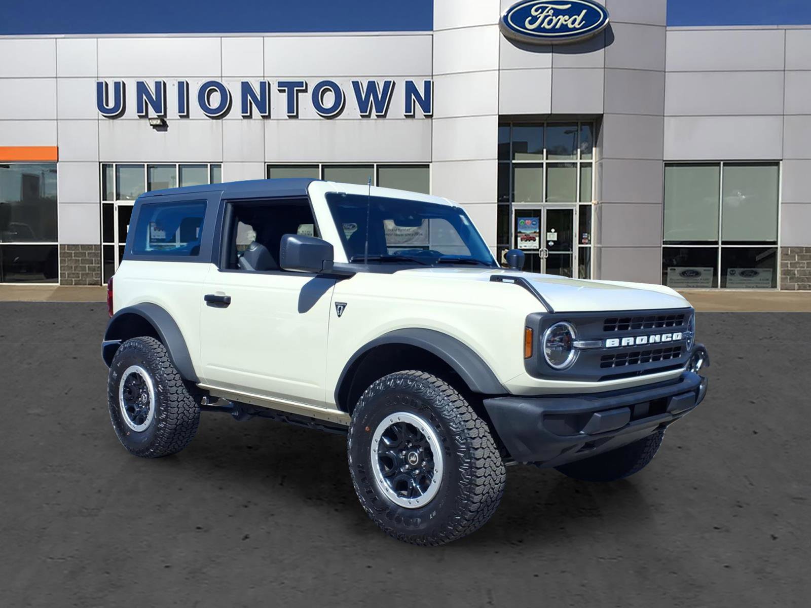 Certified 2025 Ford Bronco 2-Door w/ Sasquatch Package image 5