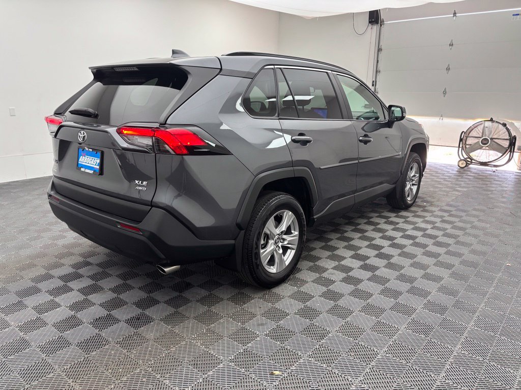 Used 2025 Toyota RAV4 XLE AWD/4WD image 8