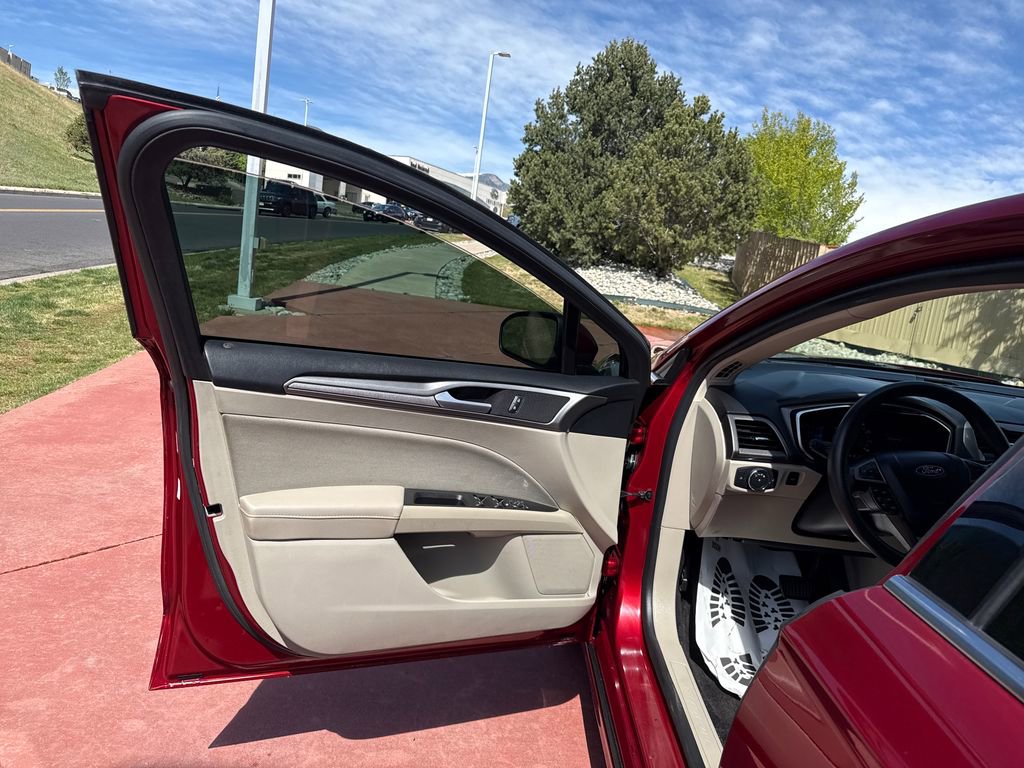 Certified 2019 Ford Fusion SE AWD/4WD image 11