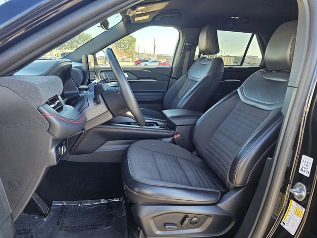 Certified 2025 Ford Explorer ST-Line image 13