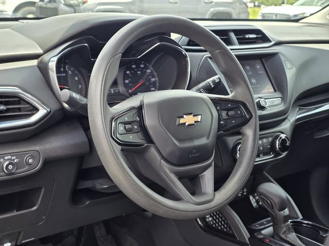 Used 2023 Chevrolet TrailBlazer LT w/ Confidence II Package FWD image 21