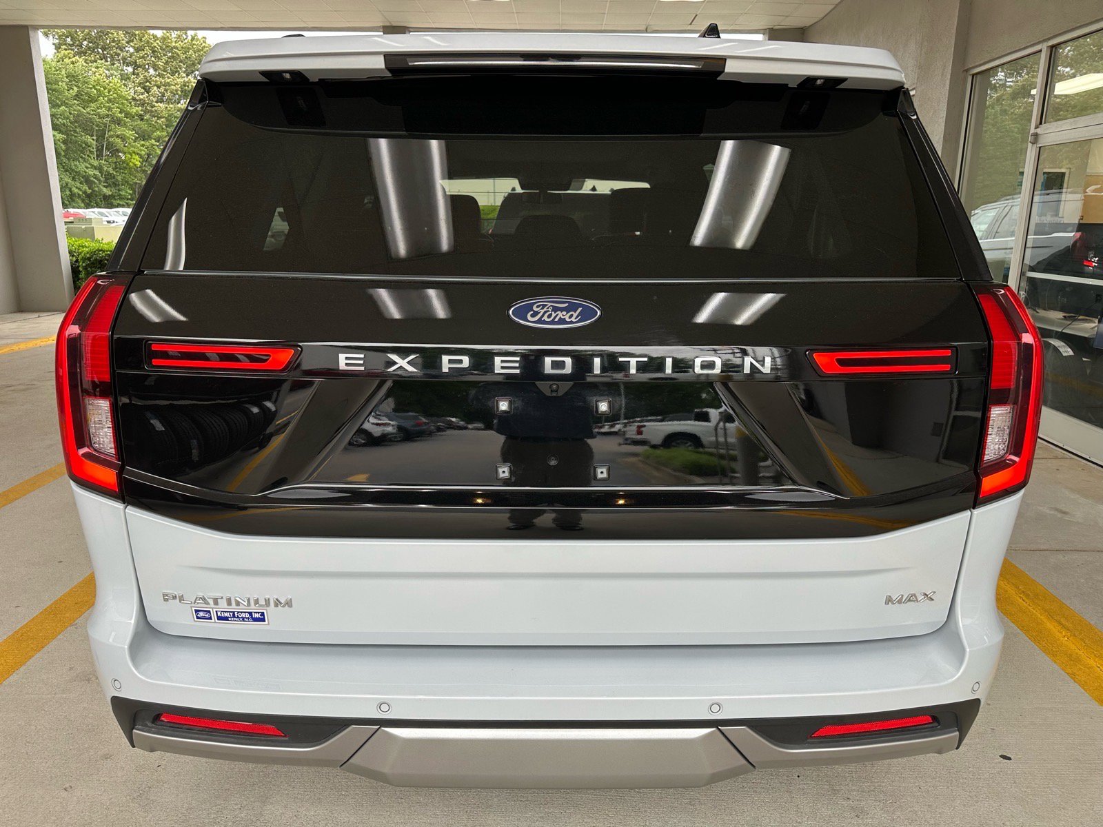Certified 2025 Ford Expedition Max Platinum AWD/4WD image 13