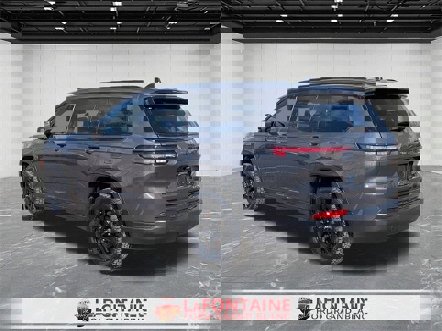 Used 2024 Jeep Grand Cherokee L Altitude image 3