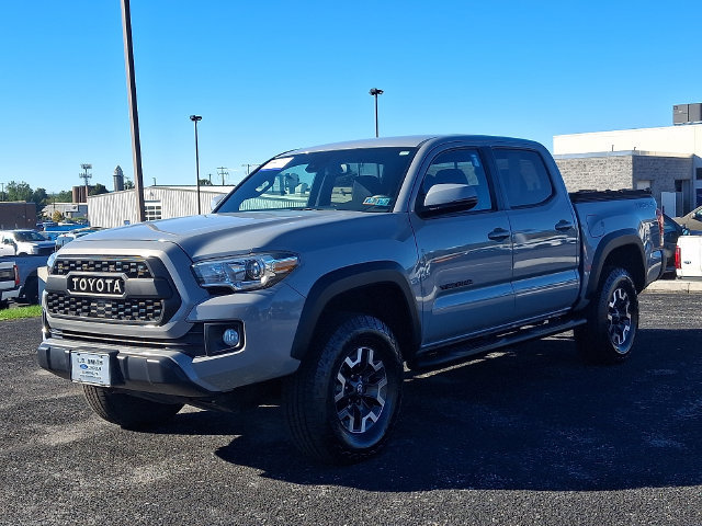 Used 2019 Toyota Tacoma TRD Off-Road AWD/4WD image 3