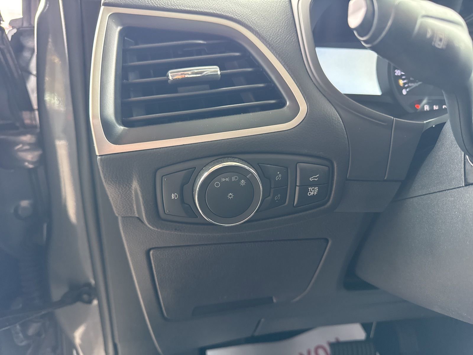 Certified 2024 Ford Edge SEL w/ Convenience Package AWD/4WD image 25