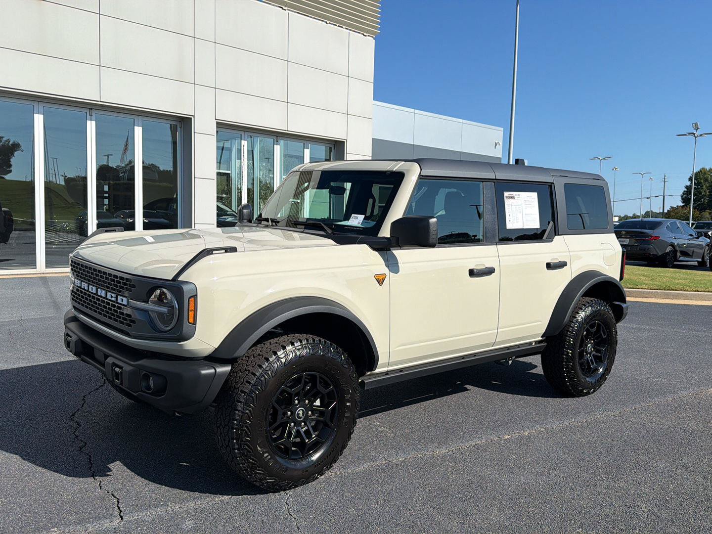 Certified 2026 Ford Bronco Badlands AWD/4WD image 2