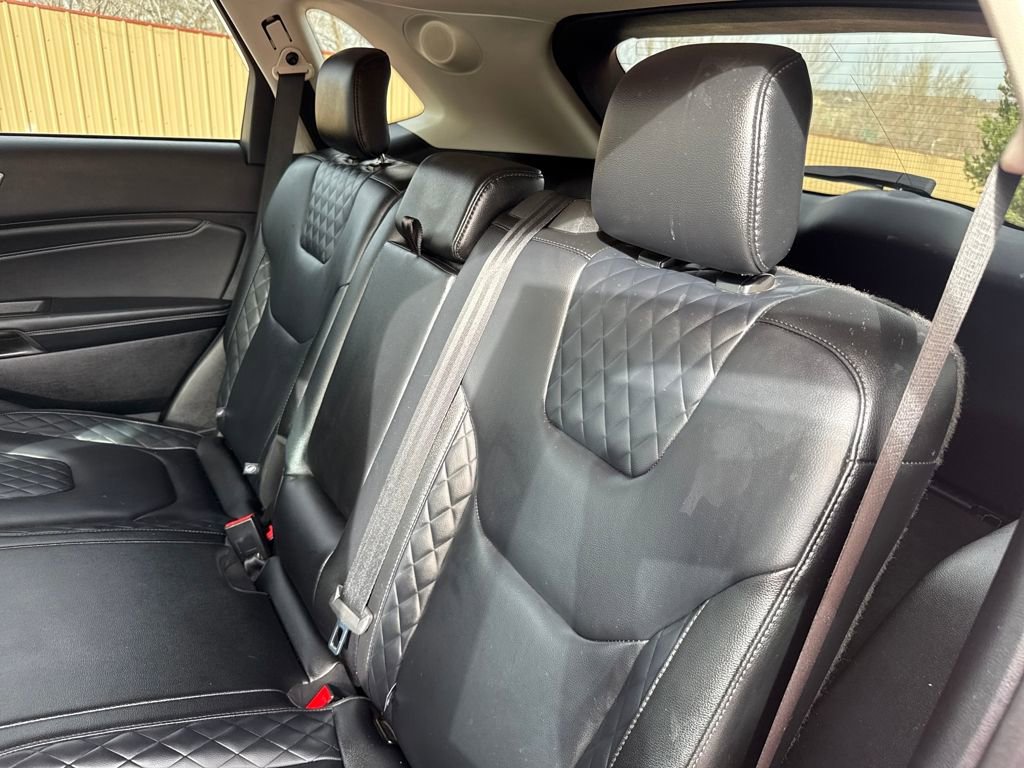 Certified 2024 Ford Edge Titanium AWD/4WD image 21