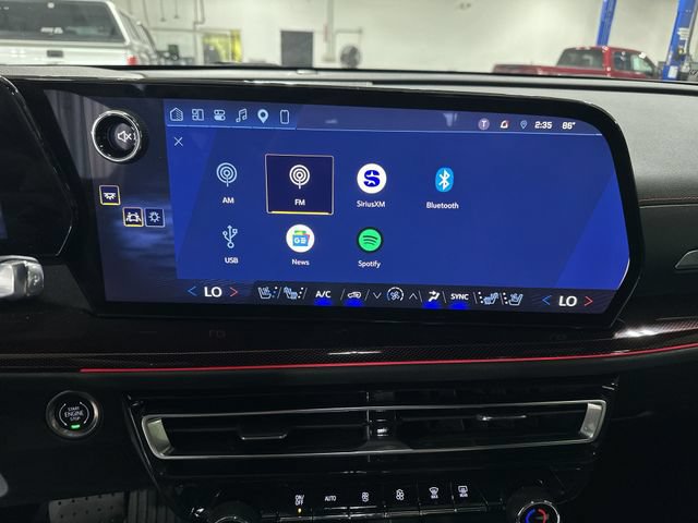 Used 2024 Chevrolet Traverse RS AWD/4WD image 16