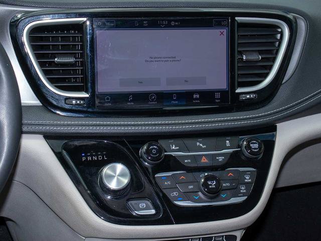Used 2023 Chrysler Pacifica Touring-L FWD image 23