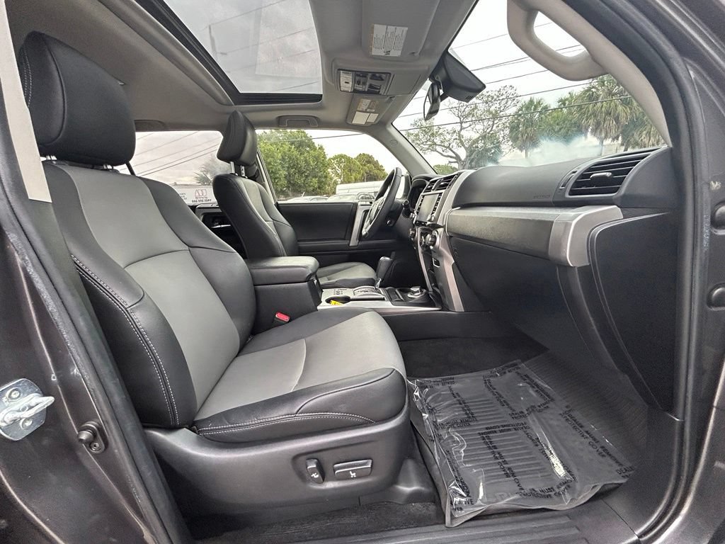 Used 2021 Toyota 4Runner SR5 Premium w/ Moonroof Package AWD/4WD image 25