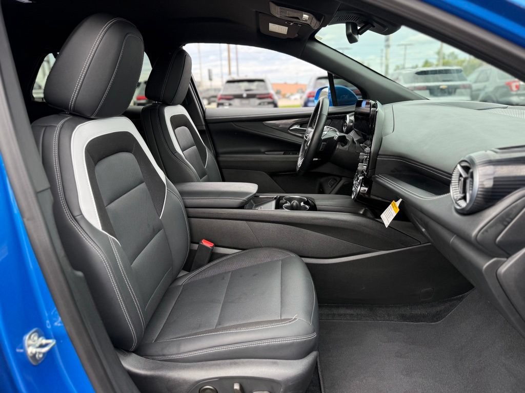 Used 2024 Chevrolet Blazer EV LT AWD/4WD image 16