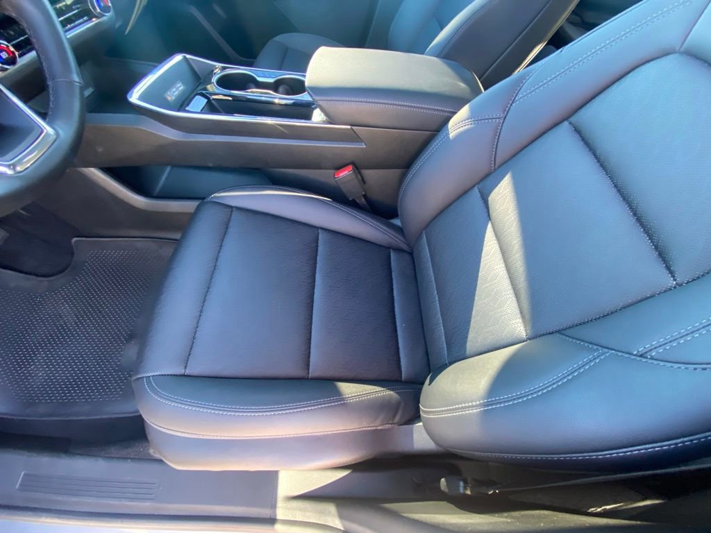 Used 2025 Chevrolet Equinox LT w/ Convenience Package II image 21